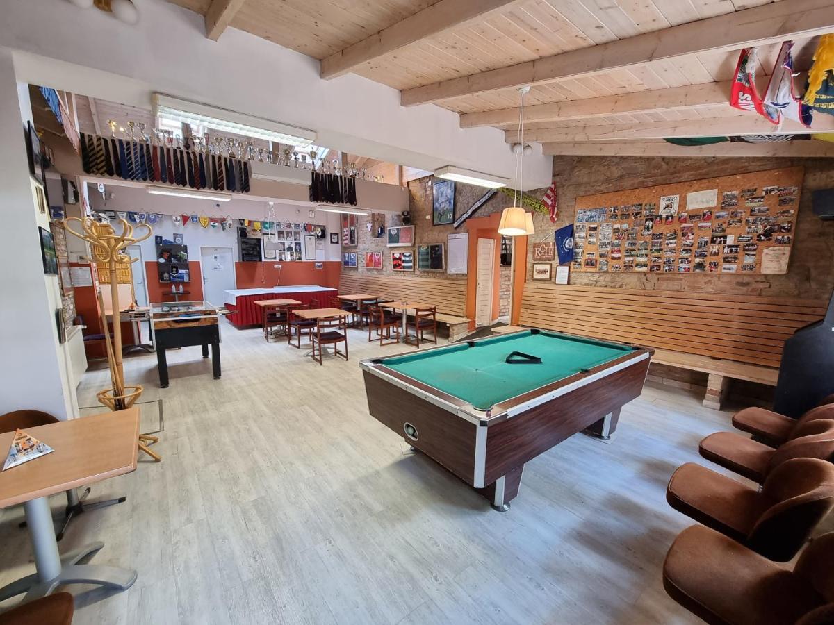 Rugby Club Hotel 2*